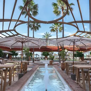4* Hotel World